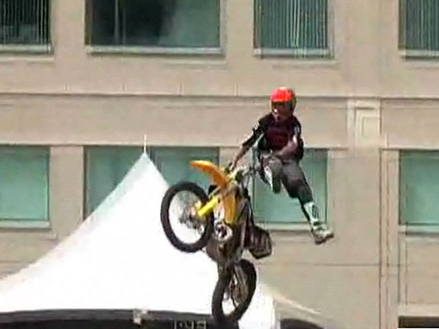 Человек и мотоцикл